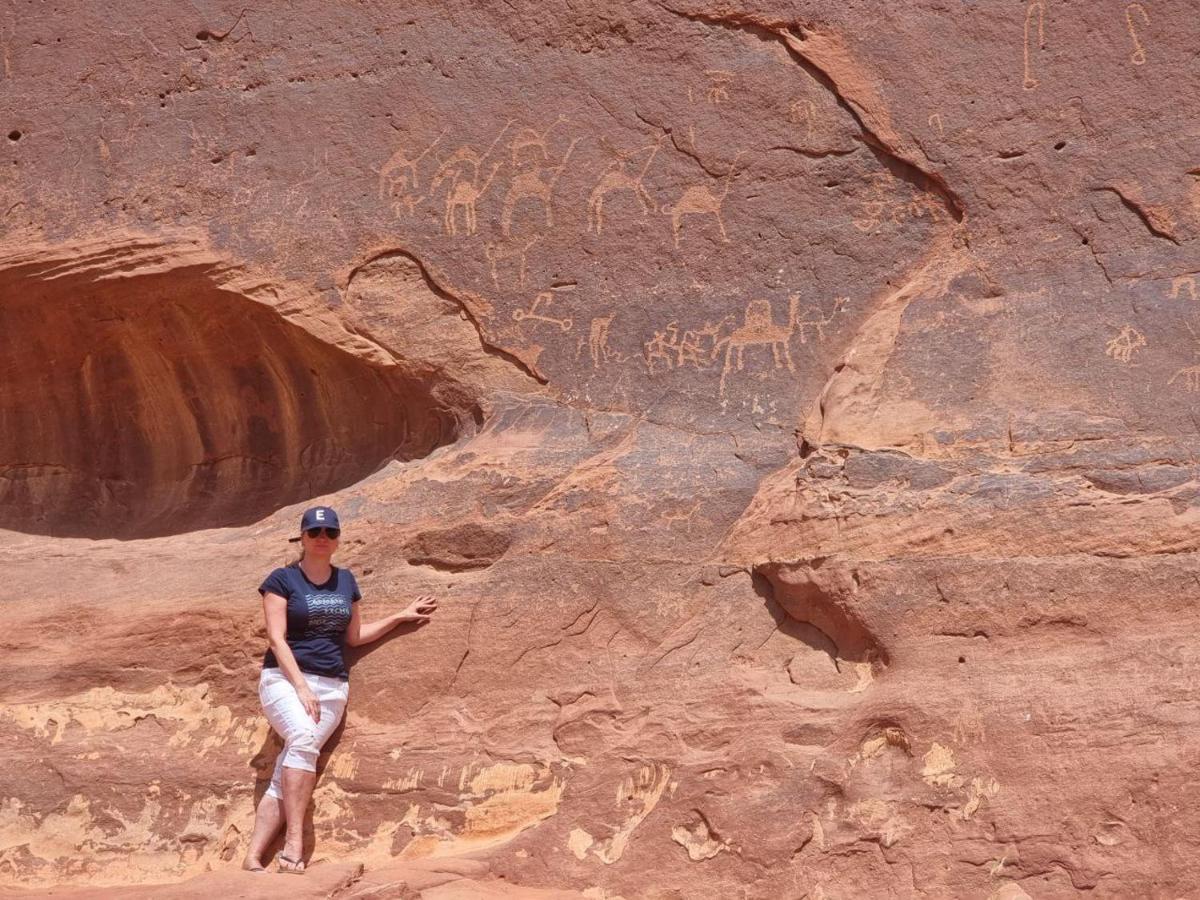 Amanda Luxury Camp Hotel Wadi Rum Bagian luar foto