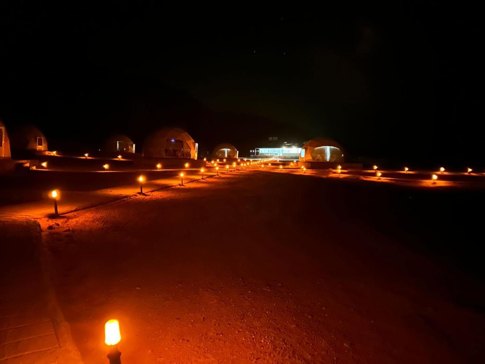 Amanda Luxury Camp Hotel Wadi Rum Bagian luar foto