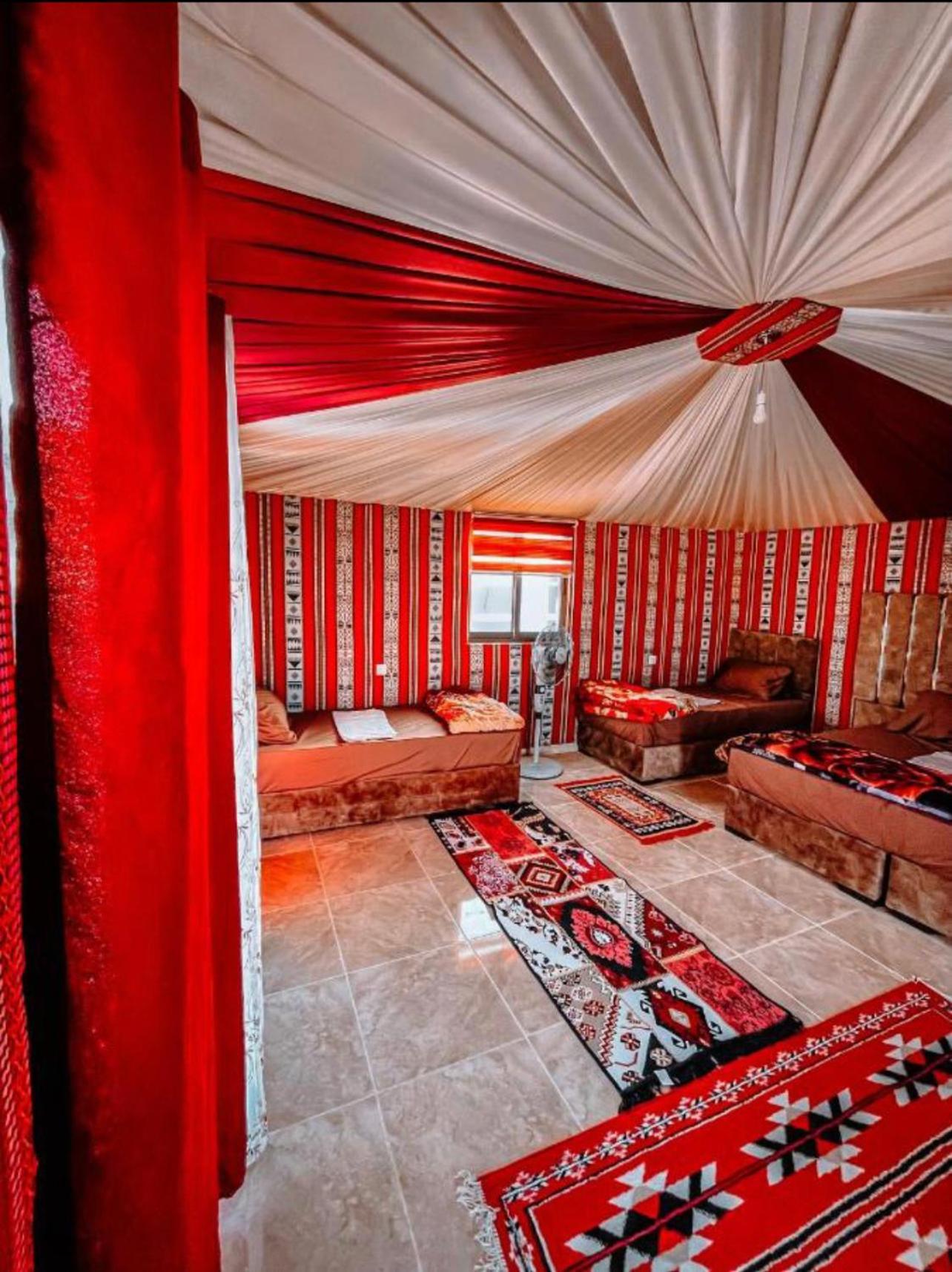 Amanda Luxury Camp Hotel Wadi Rum Bagian luar foto