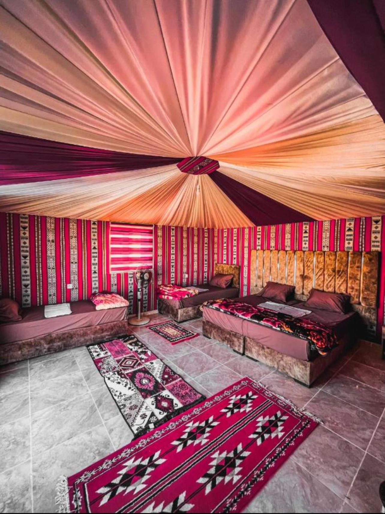 Amanda Luxury Camp Hotel Wadi Rum Bagian luar foto